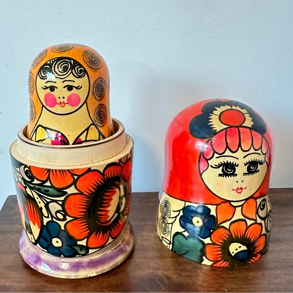 VINTAGE Soviet Union Wooden Russian Nesting Doll Set - Picture 4 of 7